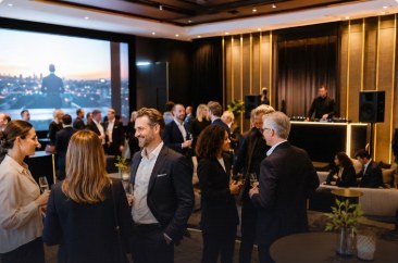 Mingel på ett företagsevent